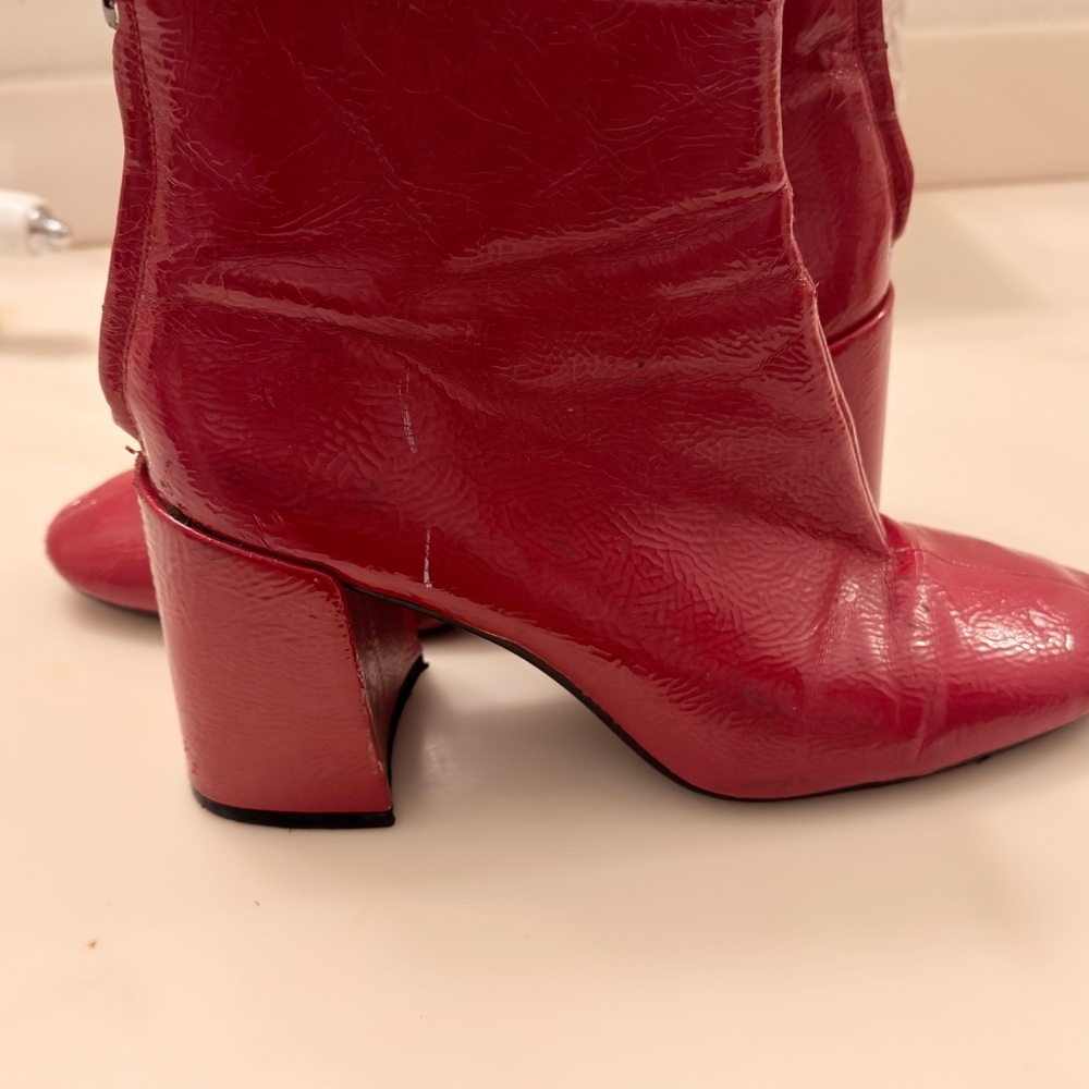 Zara Bold Red Heeled boots patent leather.